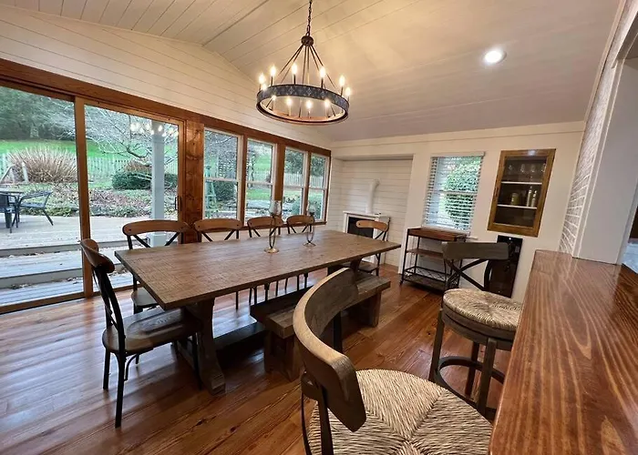 Golden Acres Ranch Hot Tub+Gameroom+Creek & Wifi