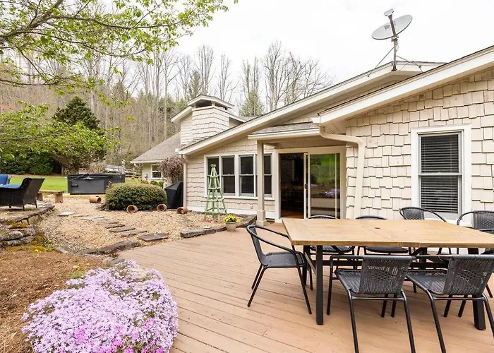Golden Acres Ranch Hot Tub+Gameroom+Creek & Wifi